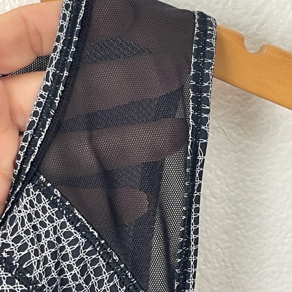 Lululemon Sculpt Tank Top Splatter White Reptile Black Mesh Dot Size 6 - Picture 4 of 11